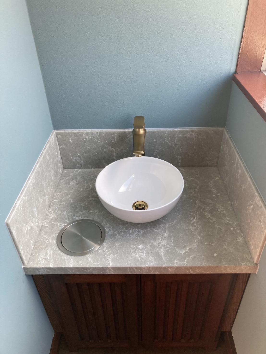 飲食店様オーダー手洗いカウンター（クォーツストーン）